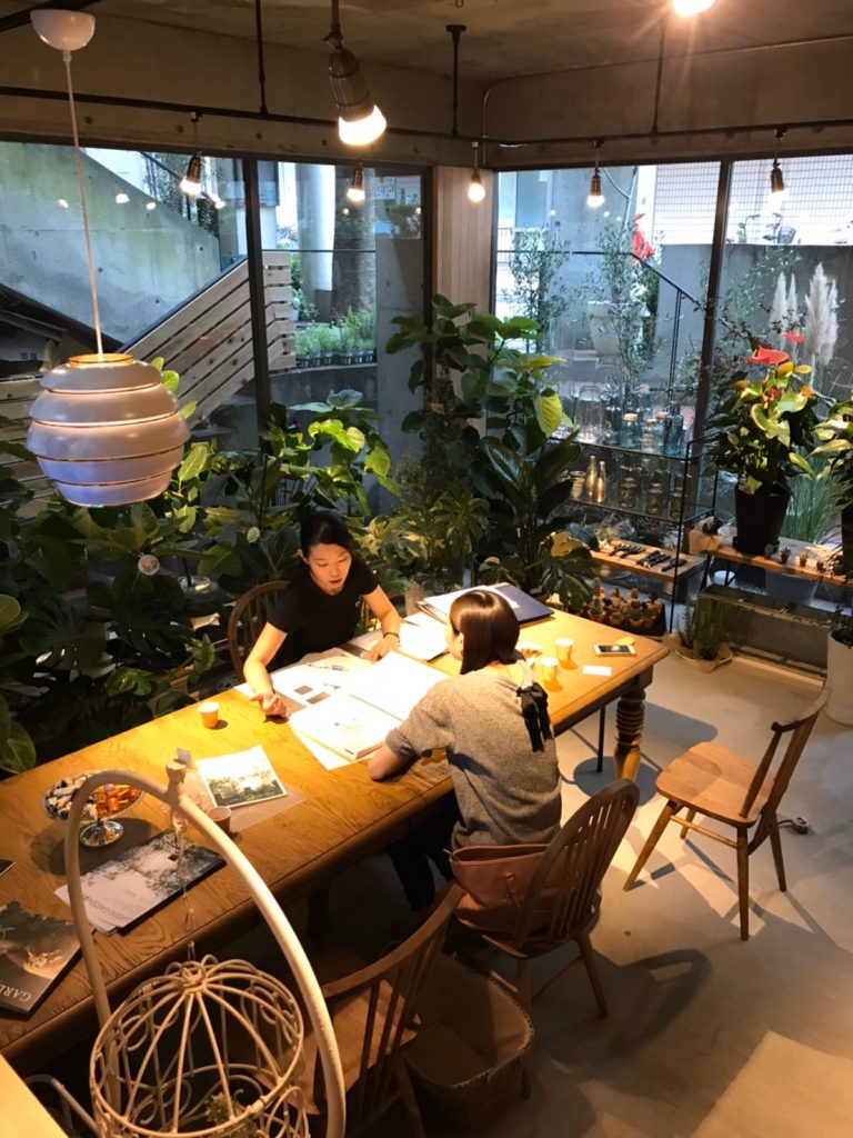 三重津店 打合せ風景