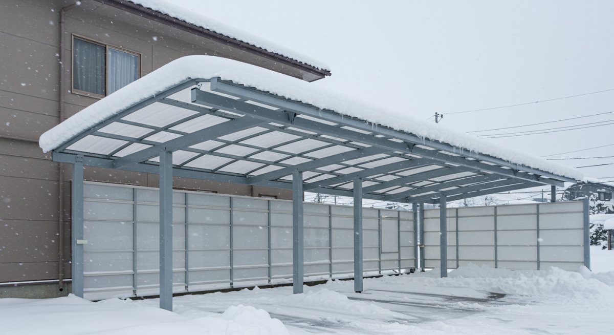 積雪に強いカーポートの設置例と補強方法