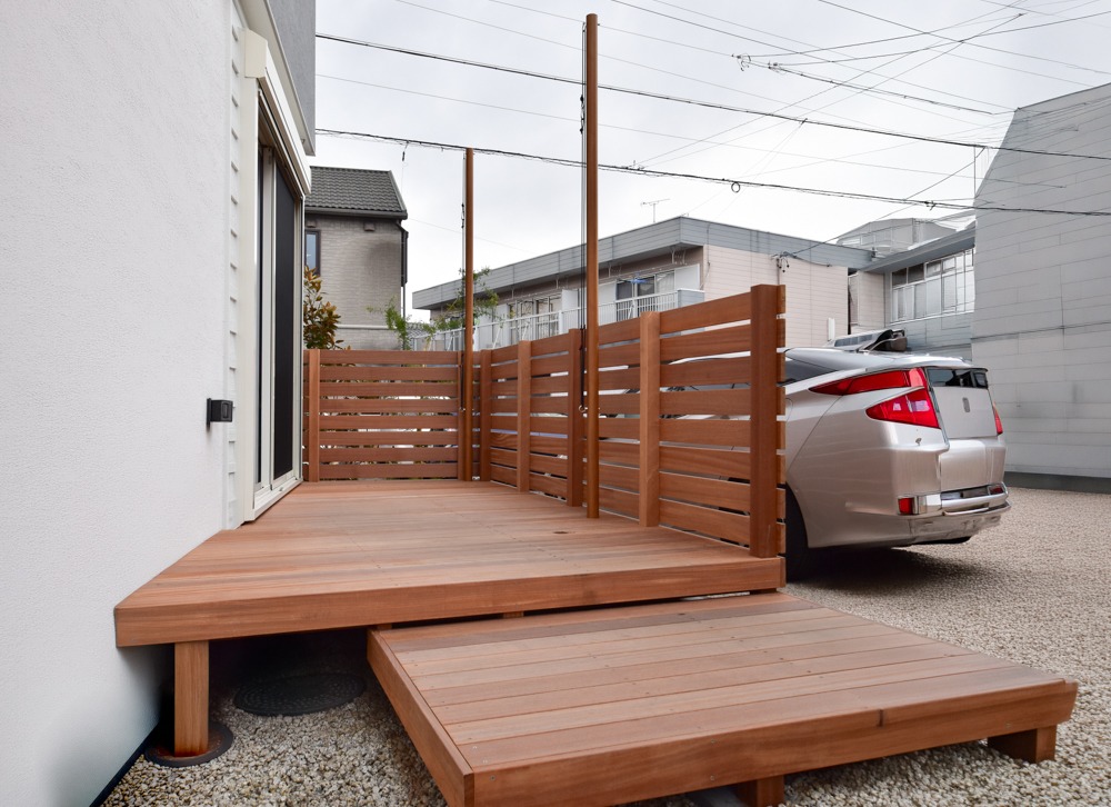 ウッドデッキ