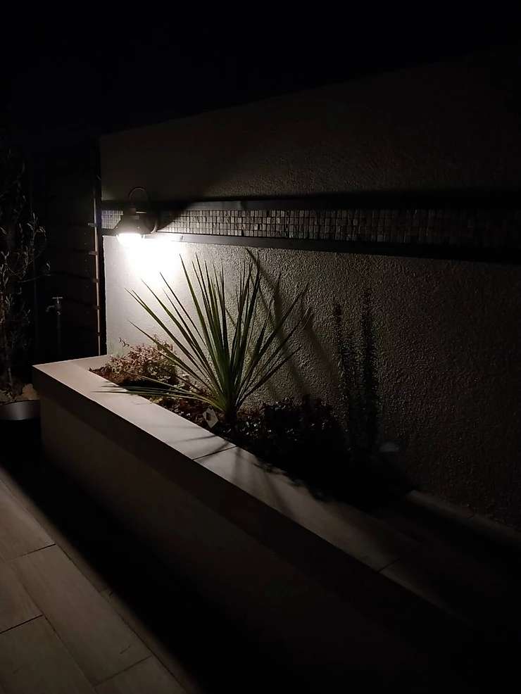 愛知県一宮市で夜景に凝ったエクステリアデザインを施工しました。お庭にワンポイントな照明を。